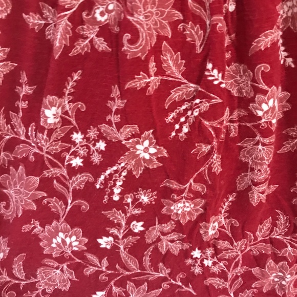 Knox Rose Ruched Red Flower Pattern Tank - Picture 3 of 5